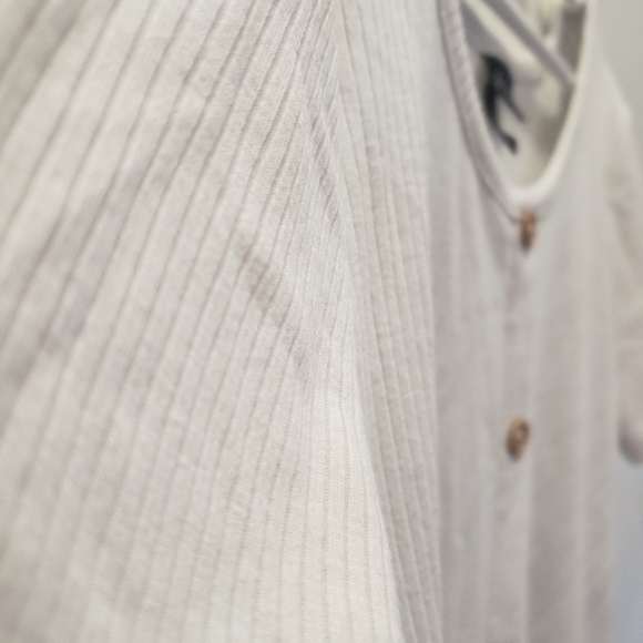 Ivory Ribbed Button Girls Top ♡ - Picture 3 of 6